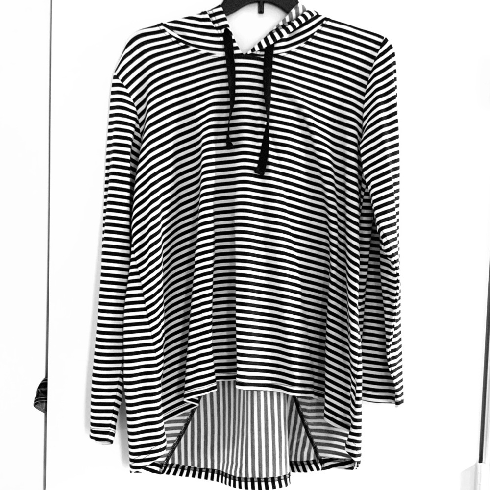 Navy stripped sweater